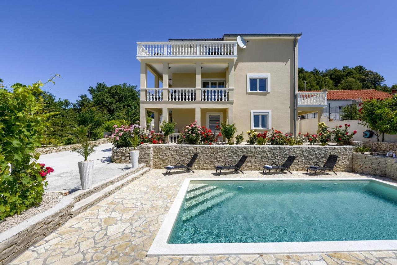 Haus Lilli Mit Pool Ražanac Exterior foto