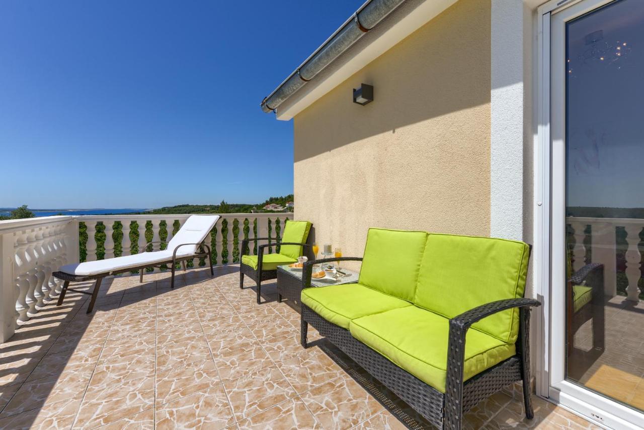 Haus Lilli Mit Pool Ražanac Exterior foto