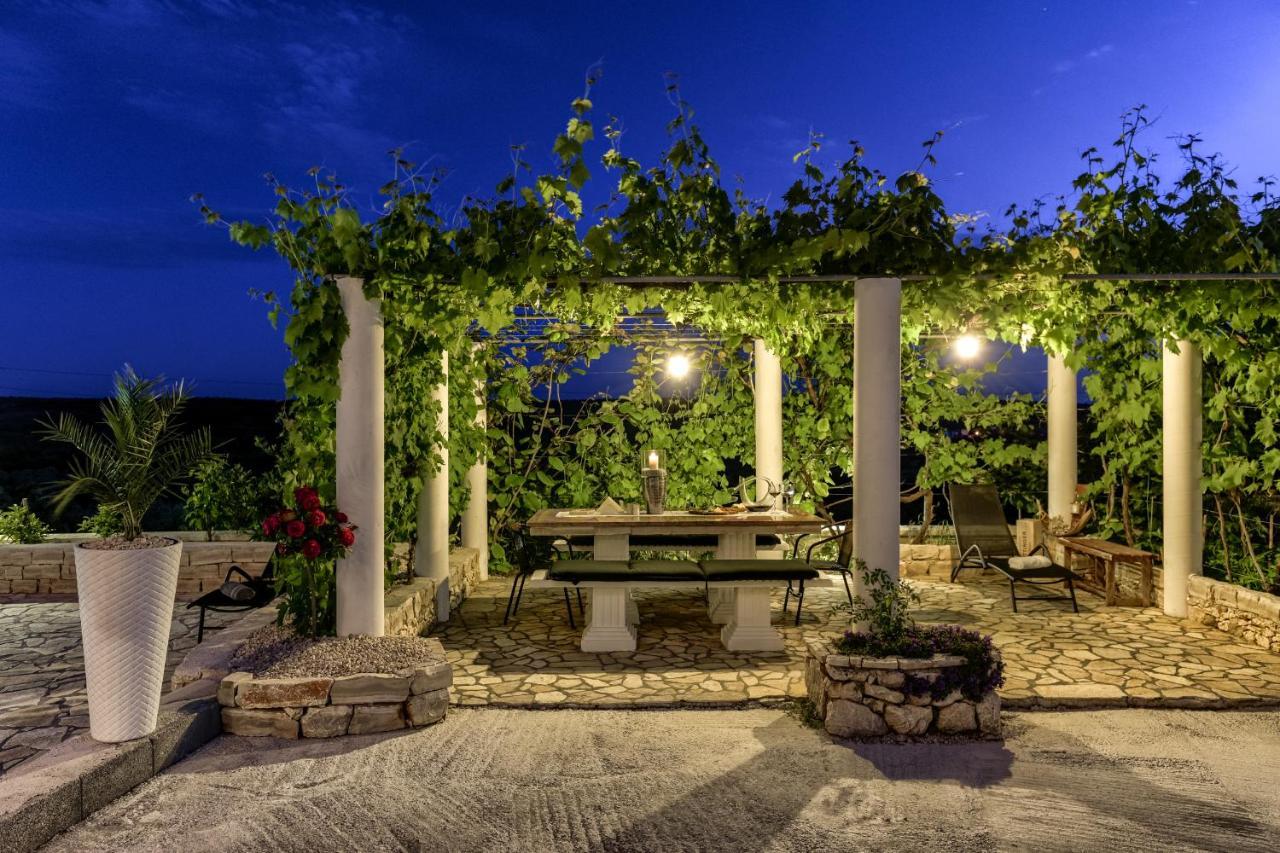 Haus Lilli Mit Pool Ražanac Exterior foto